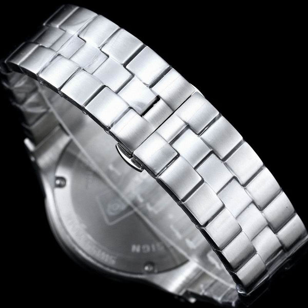Porsche Design Flat Six Chronograph.