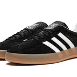Tênis Adidas Gazelle Indoor Feminino "Black White Gum" Preto / Branco