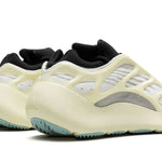 Tênis Yeezy 700 V3 "Azael"