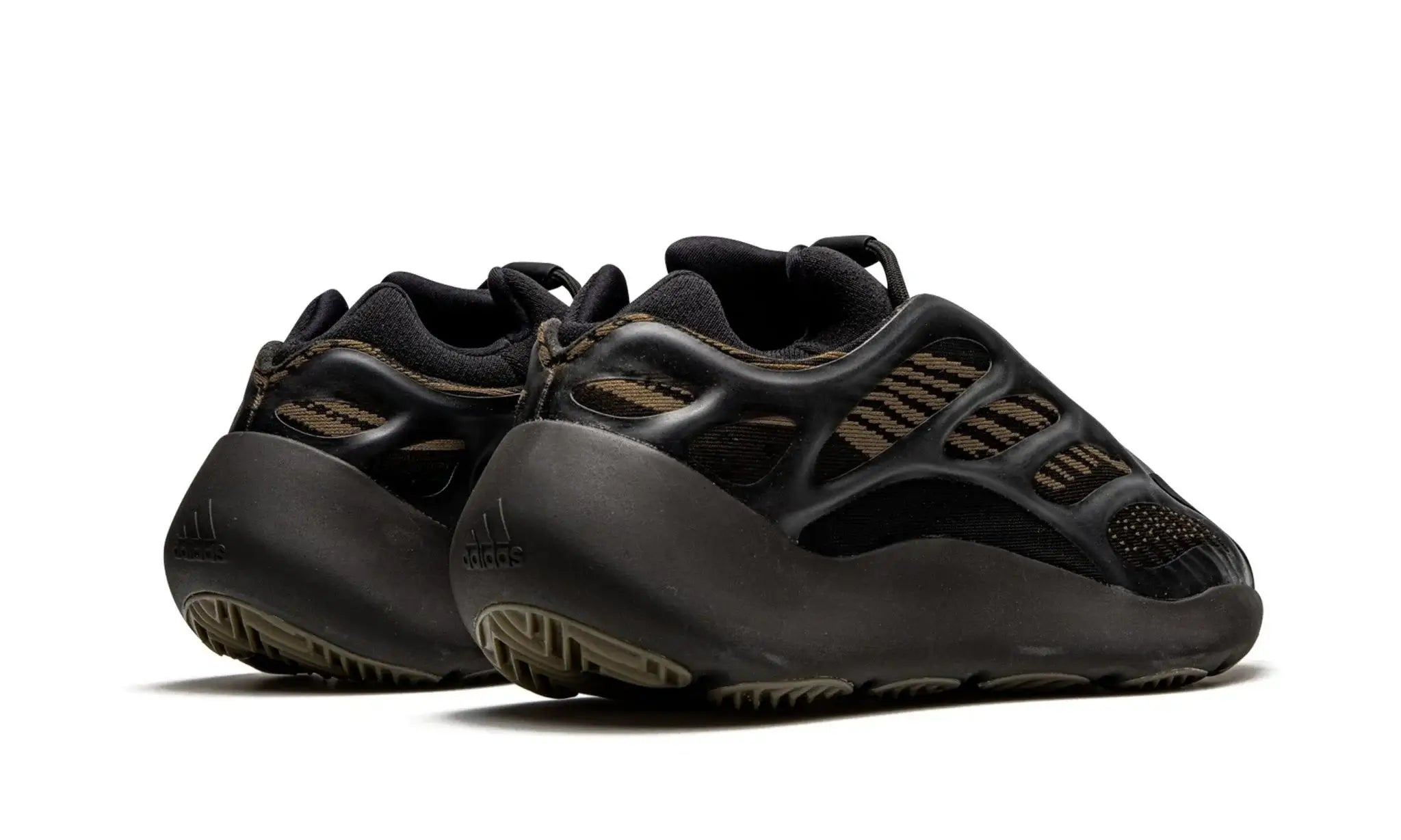 Tênis Yeezy 700 V3 "Clay Brown"