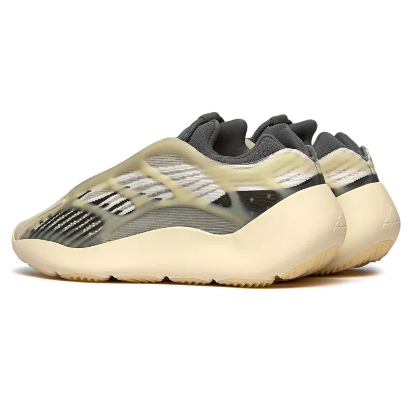 Tênis Yeezy 700 V3 "Fade Salt"