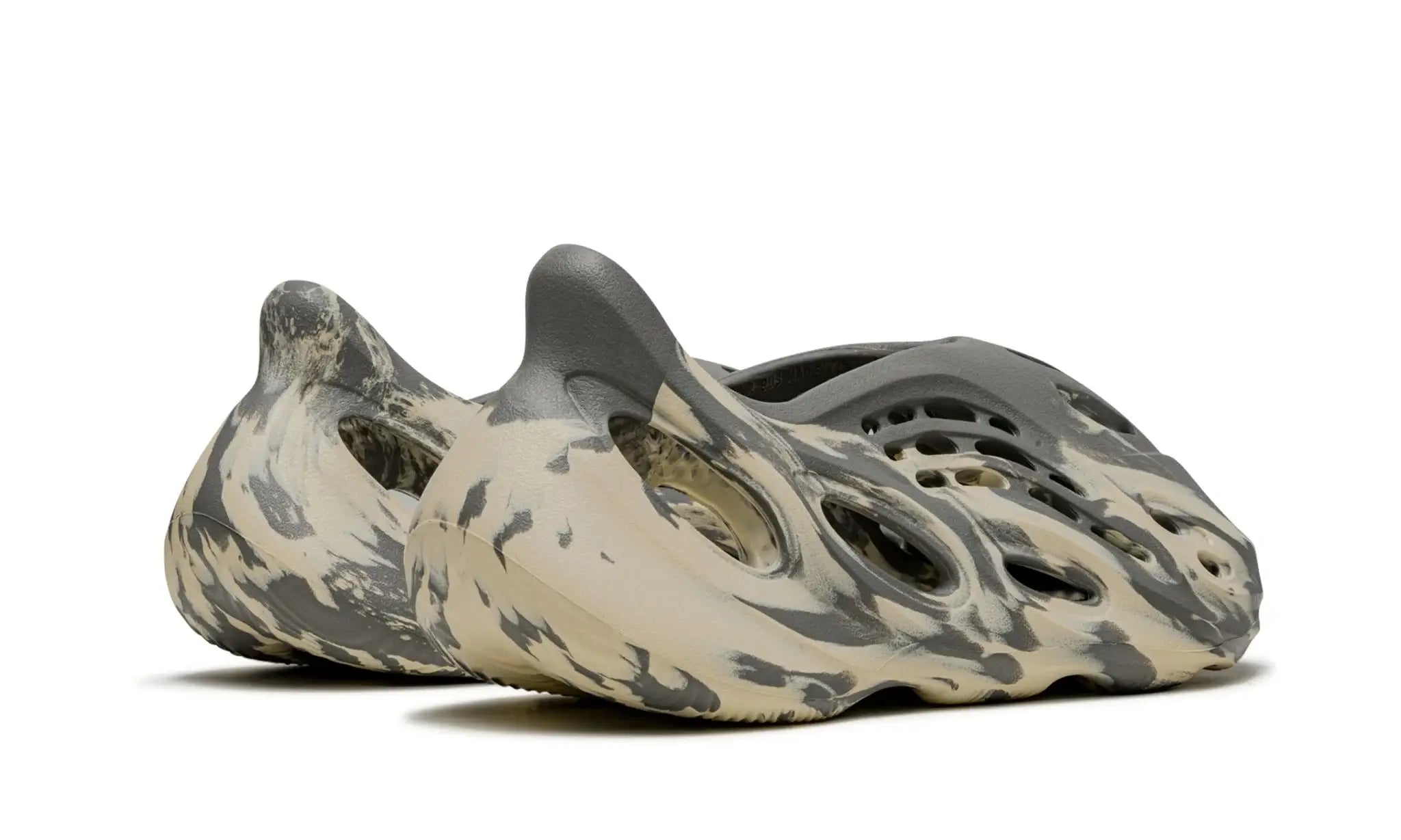 Tênis Yeezy Foam Runner "MXT Moon Gray"