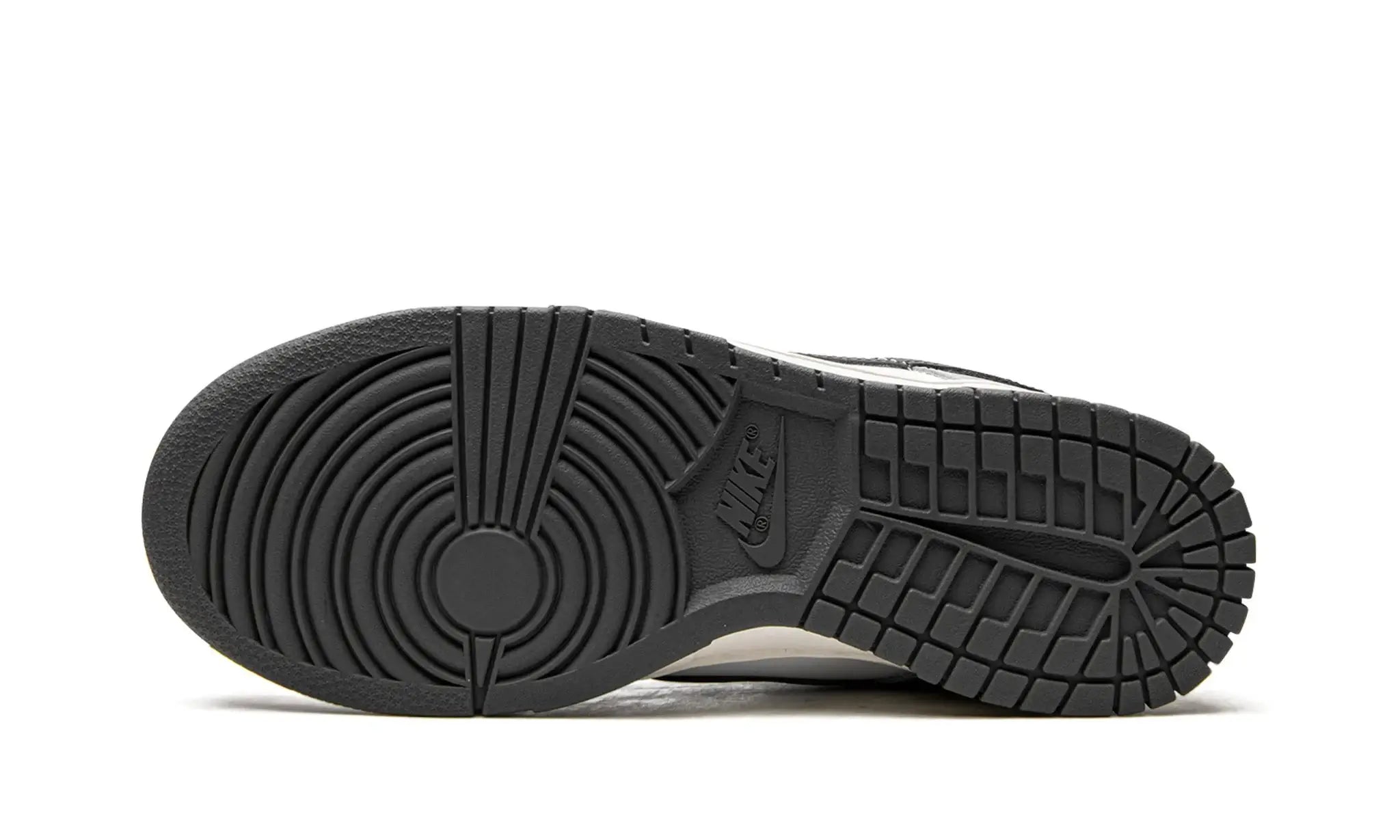 Tênis Nike Dunk Low "Light Smoke Grey" Cinza