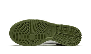 Tênis Nike Dunk Low "Medium Olive" Verde