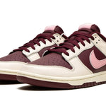 Tênis Nike Dunk Low "Valentine's Day" Bordô