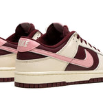 Tênis Nike Dunk Low "Valentine's Day" Bordô