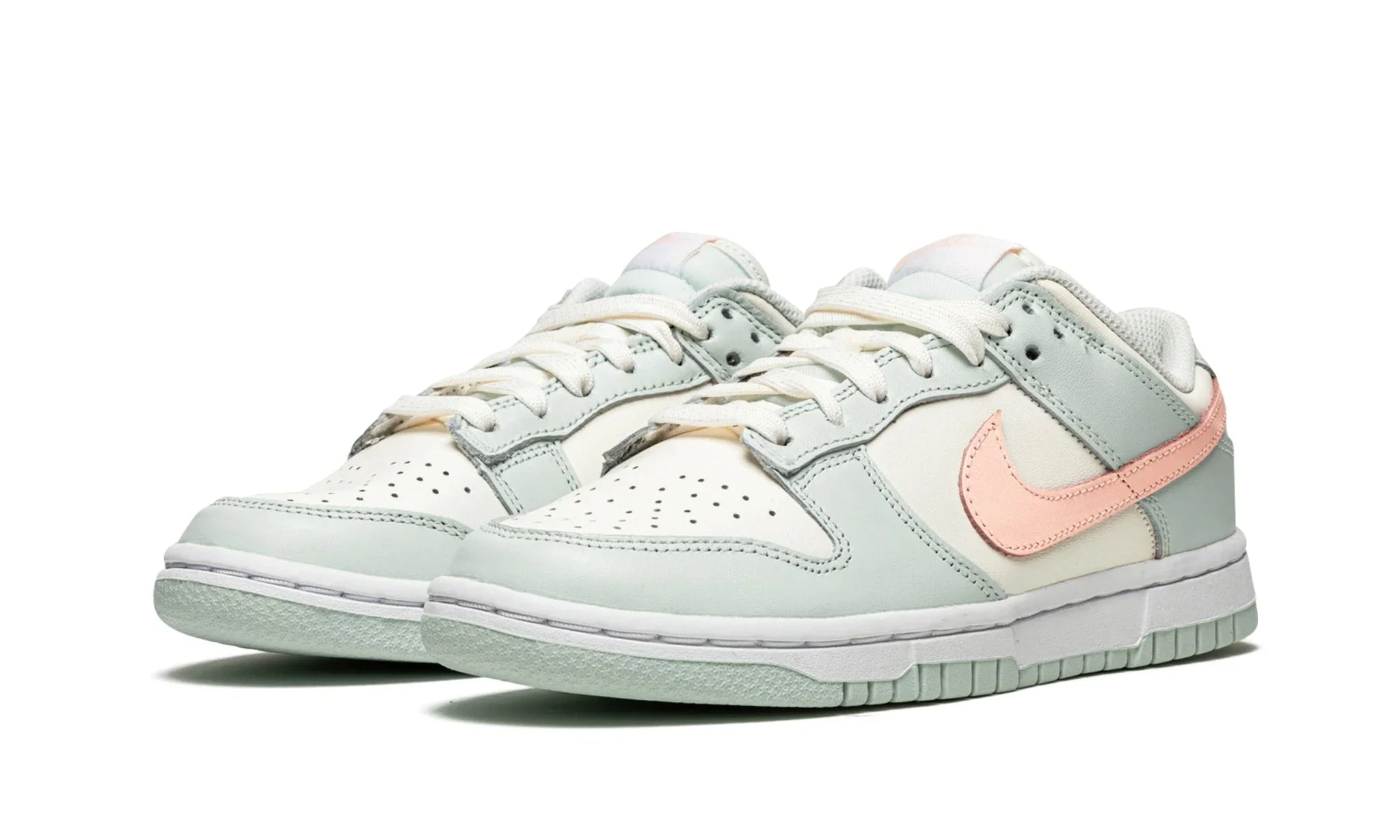 Tênis Nike Dunk Low "Barely Green" Verde
