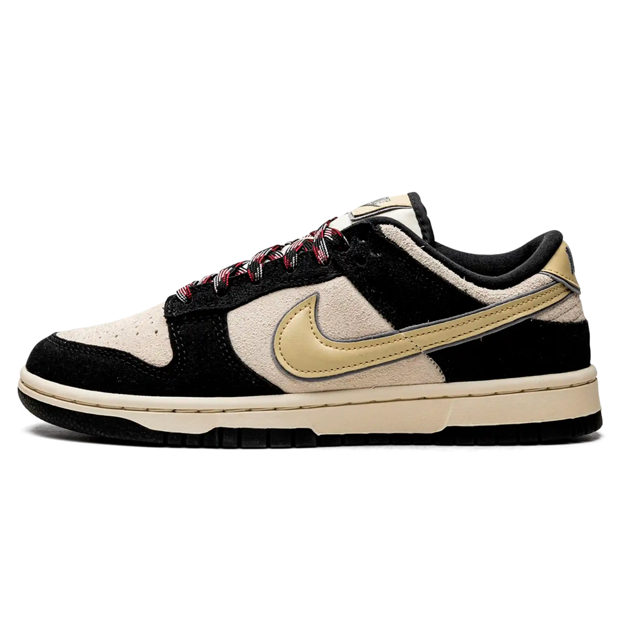 Tênis Nike Dunk Low "Black Team Gold" Preto / Dourado