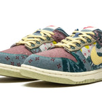 Tênis Nike Dunk Low "Community Garden" Verde / Bordô