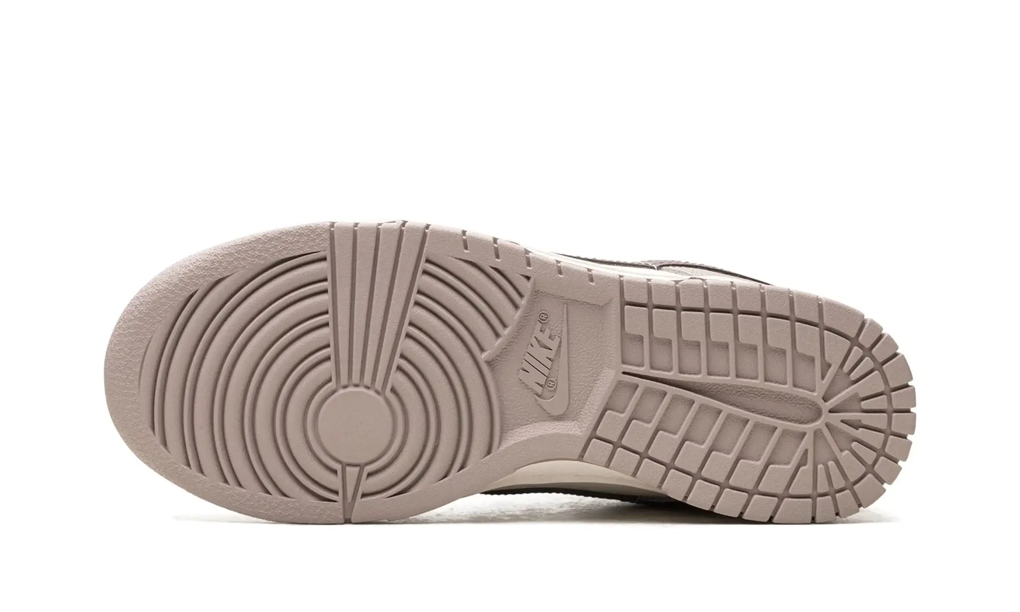 Tênis Nike Dunk Low "Diffused Taupe" Marrom