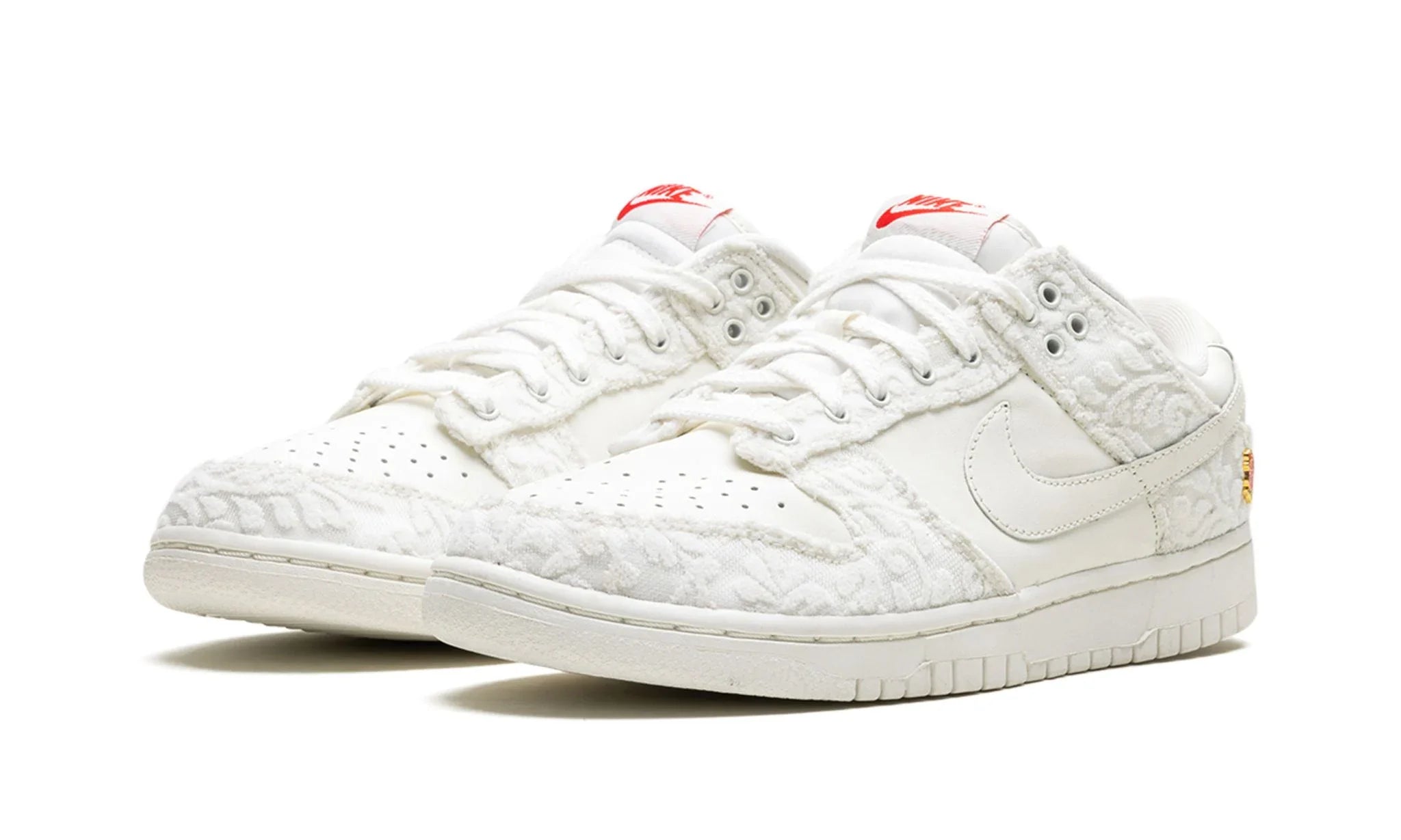 Tênis Nike Dunk Low "Give Her Flowers" Branco