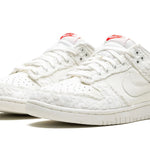 Tênis Nike Dunk Low "Give Her Flowers" Branco