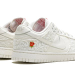 Tênis Nike Dunk Low "Give Her Flowers" Branco