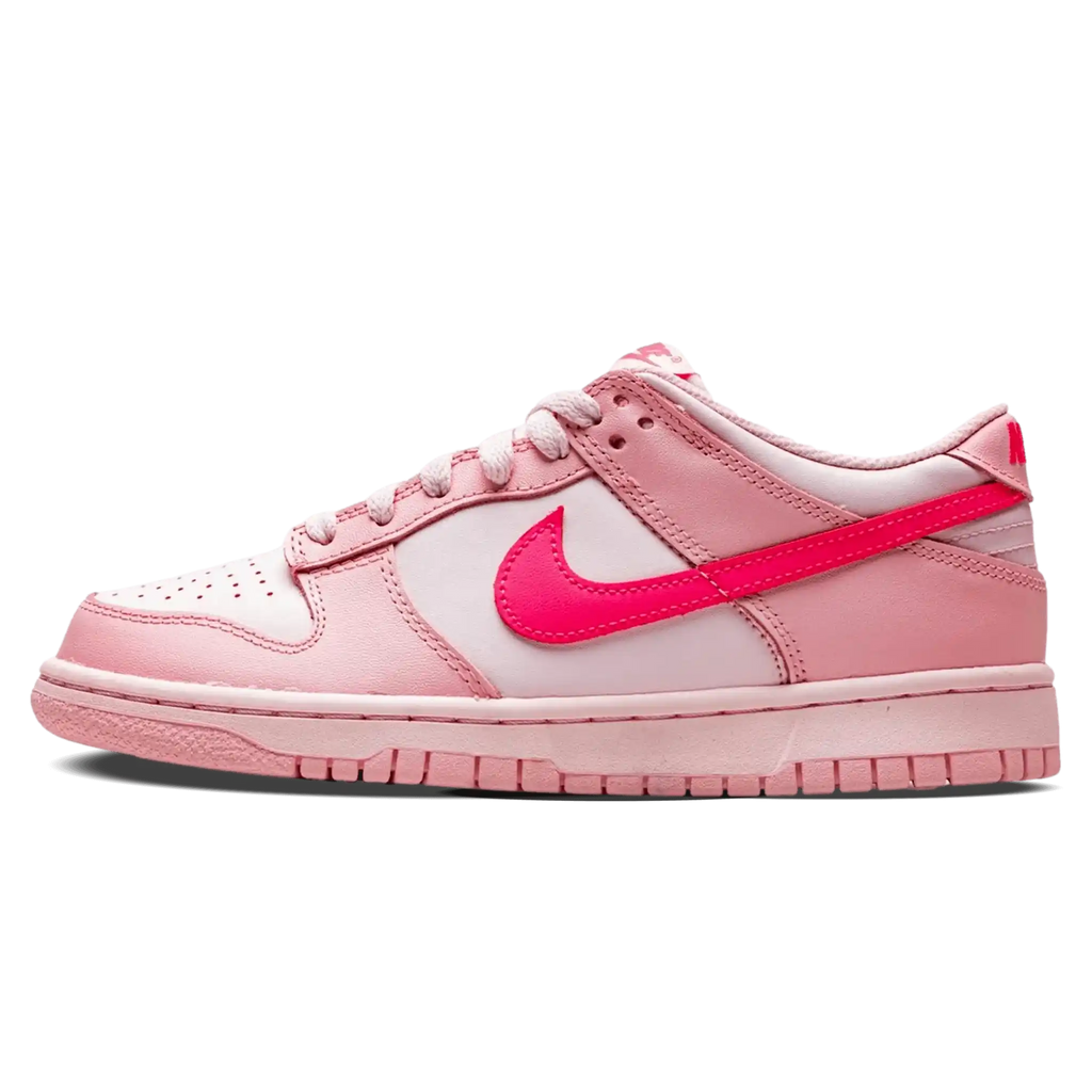 Tênis Nike Dunk Low "Triple Pink" Rosa