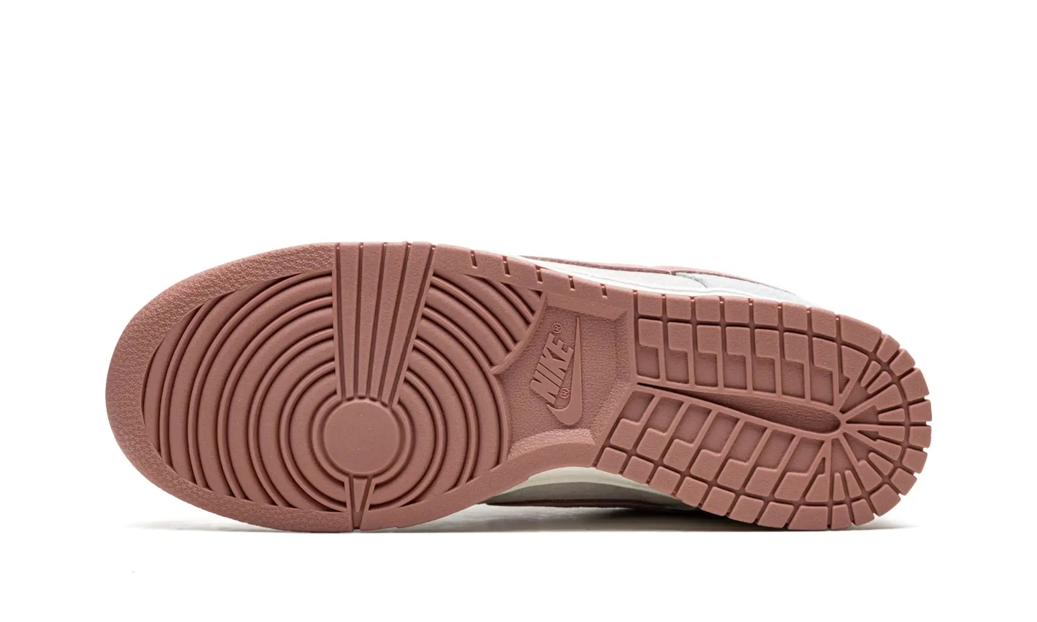 Tênis Nike Dunk Low "Fossil Rose" Cinza