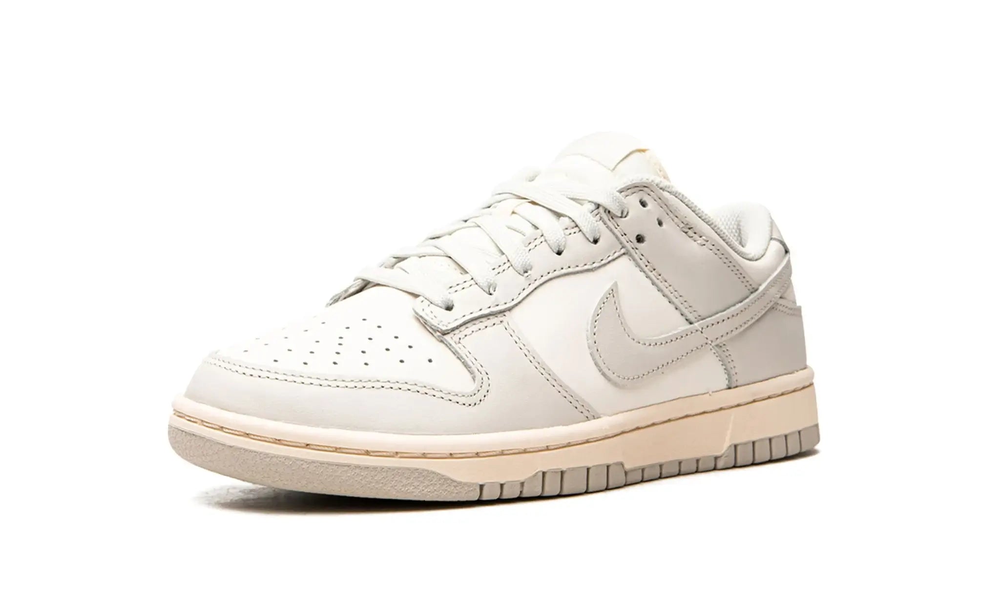 Tênis Nike Dunk Low "Light Bone" Cinza