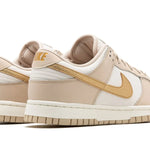 Tênis Nike Dunk Low "Metallic Gold" Dourado