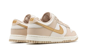Tênis Nike Dunk Low "Metallic Gold" Dourado