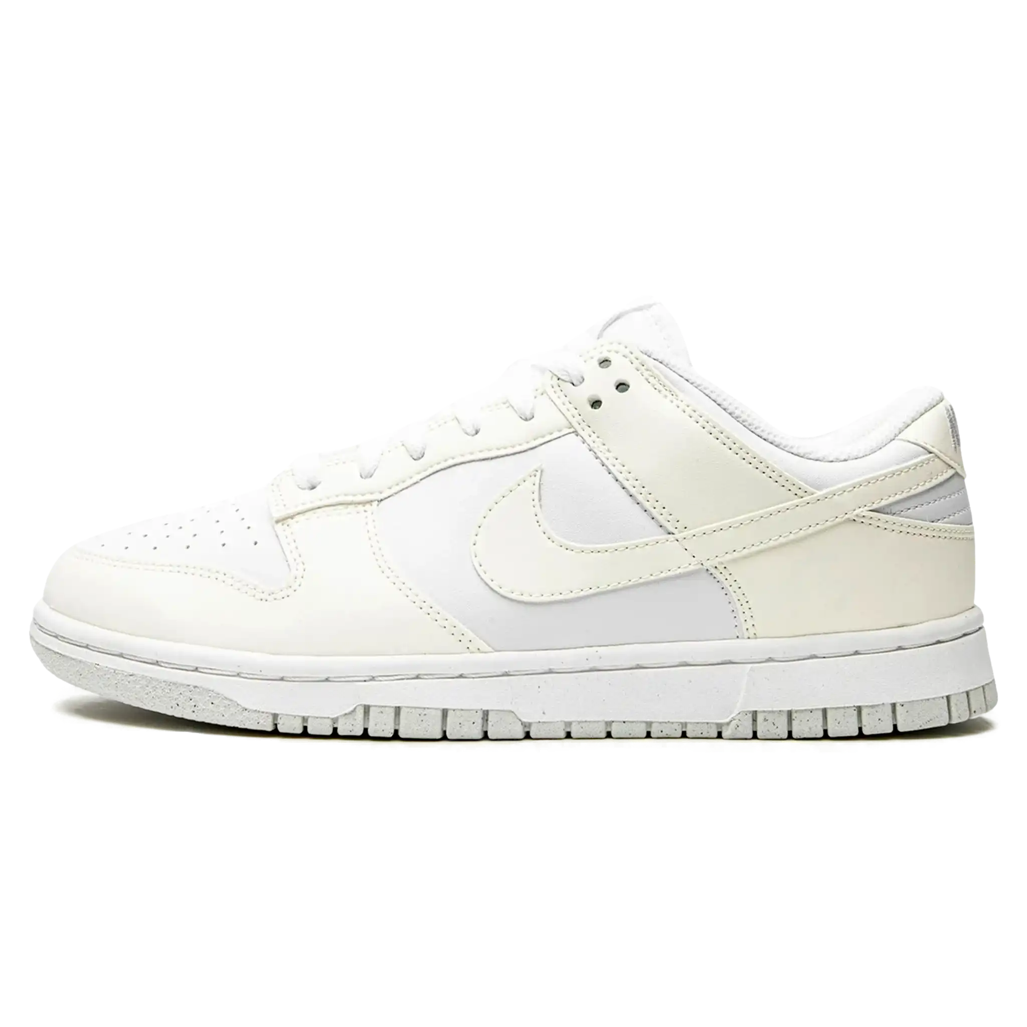 Tênis Nike Dunk Low "Move to Zero Sail" Branco