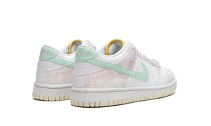 Tênis Nike Dunk Low "Pastel Paisley" Lilás