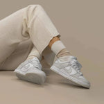 Tênis Nike Dunk Low "Photon Dust" Cinza