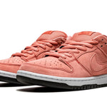 Tênis Nike Dunk Low SB "Pink Pig" Rosa