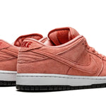 Tênis Nike Dunk Low SB "Pink Pig" Rosa