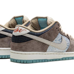 Tênis Nike Dunk Low SB "Big Money Savings" Marrom