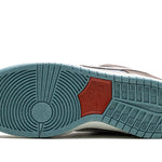 Tênis Nike Dunk Low SB "Big Money Savings" Marrom