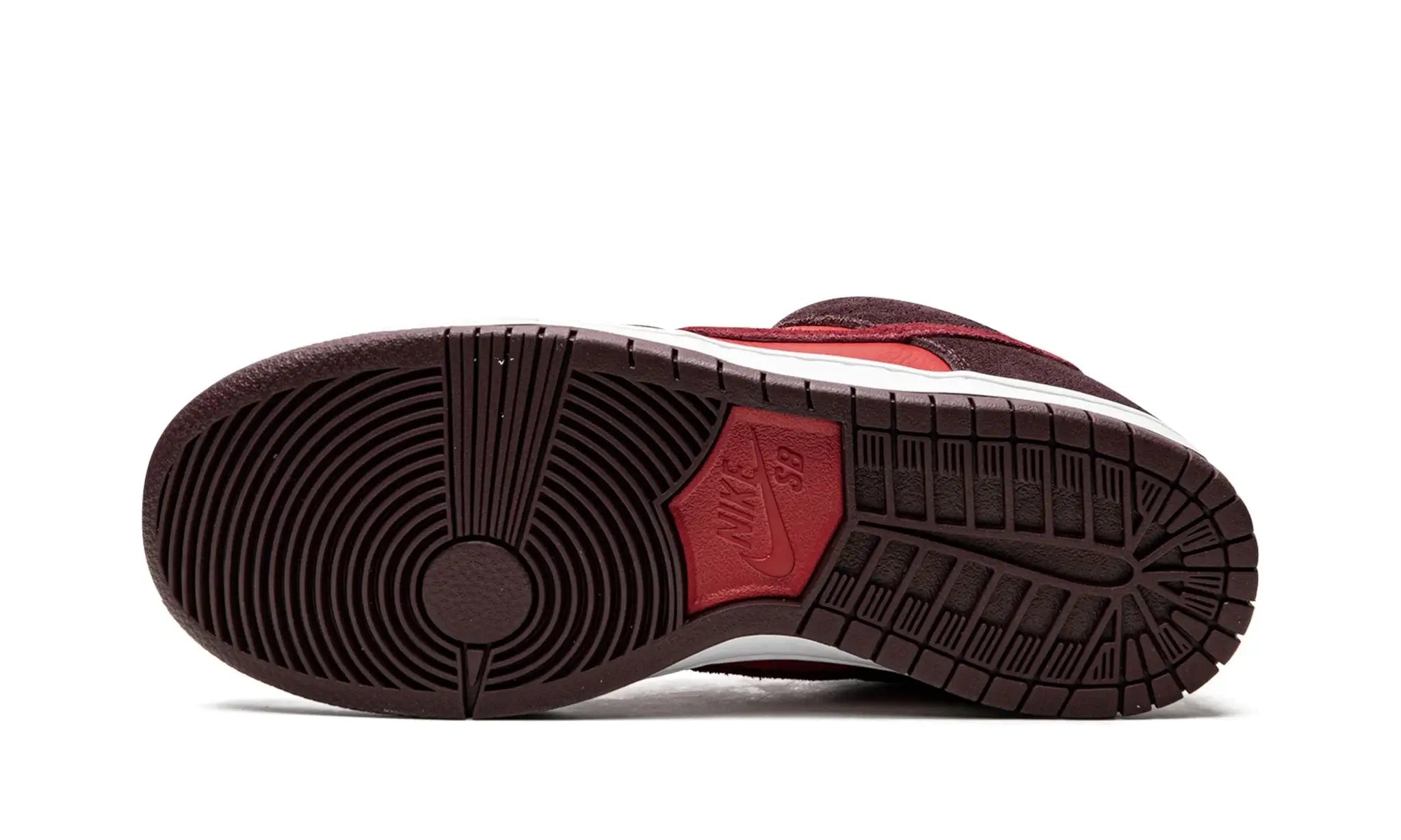 Tênis Nike Dunk Low SB "Cherry" Vermelho