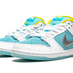 Tênis Nike Dunk Low SB x FTC "Lagoon Pulse" Branco / Azul