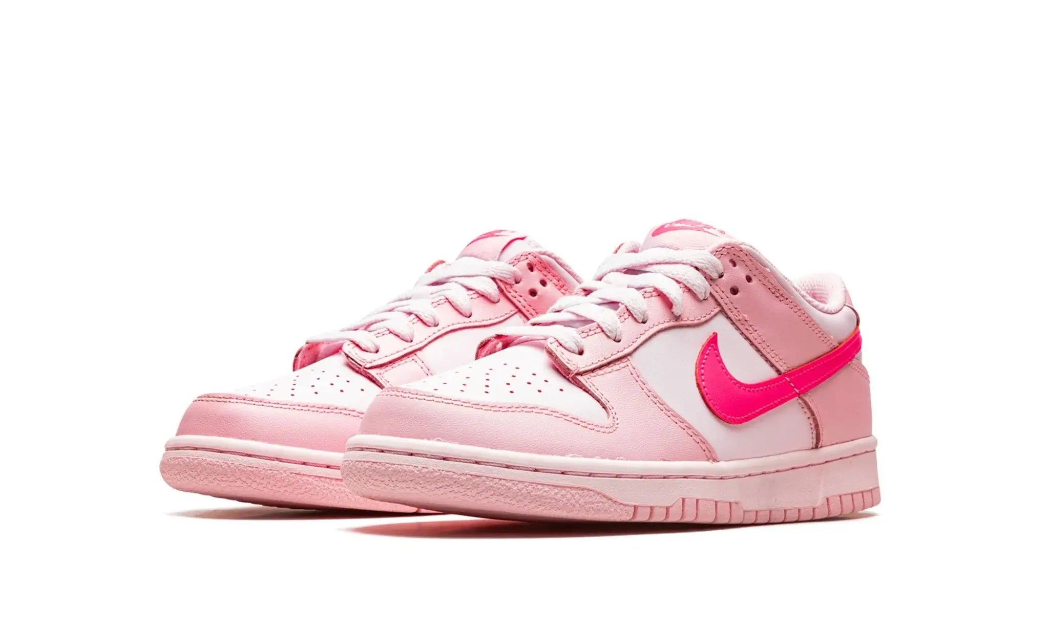 Tênis Nike Dunk Low "Triple Pink" Rosa