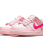 Tênis Nike Dunk Low "Triple Pink" Rosa