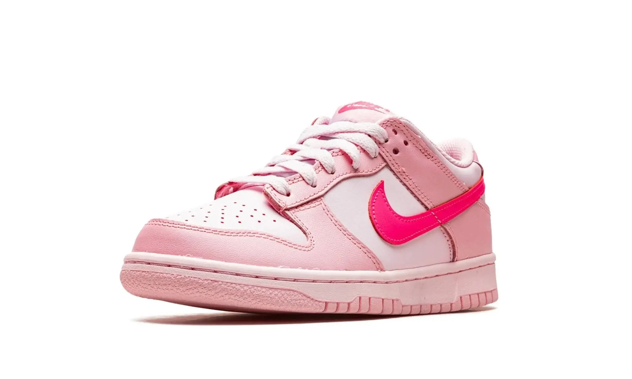 Tênis Nike Dunk Low "Triple Pink" Rosa