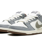 Tênis Nike Dunk Low SB x Yuto Horigome Cinza